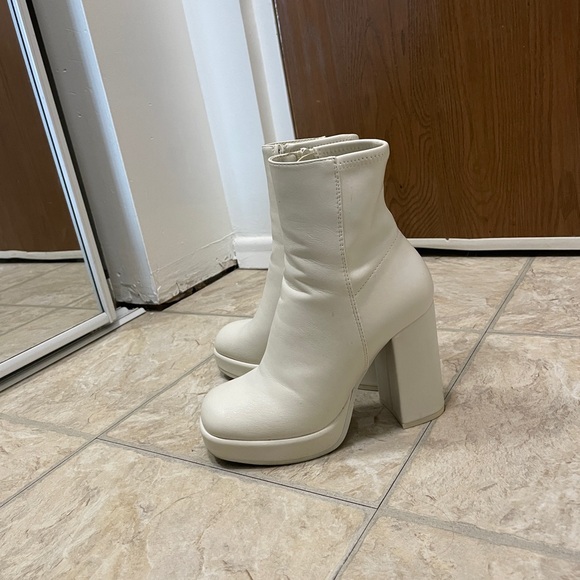 Call it spring pumps - Picture 3 of 3